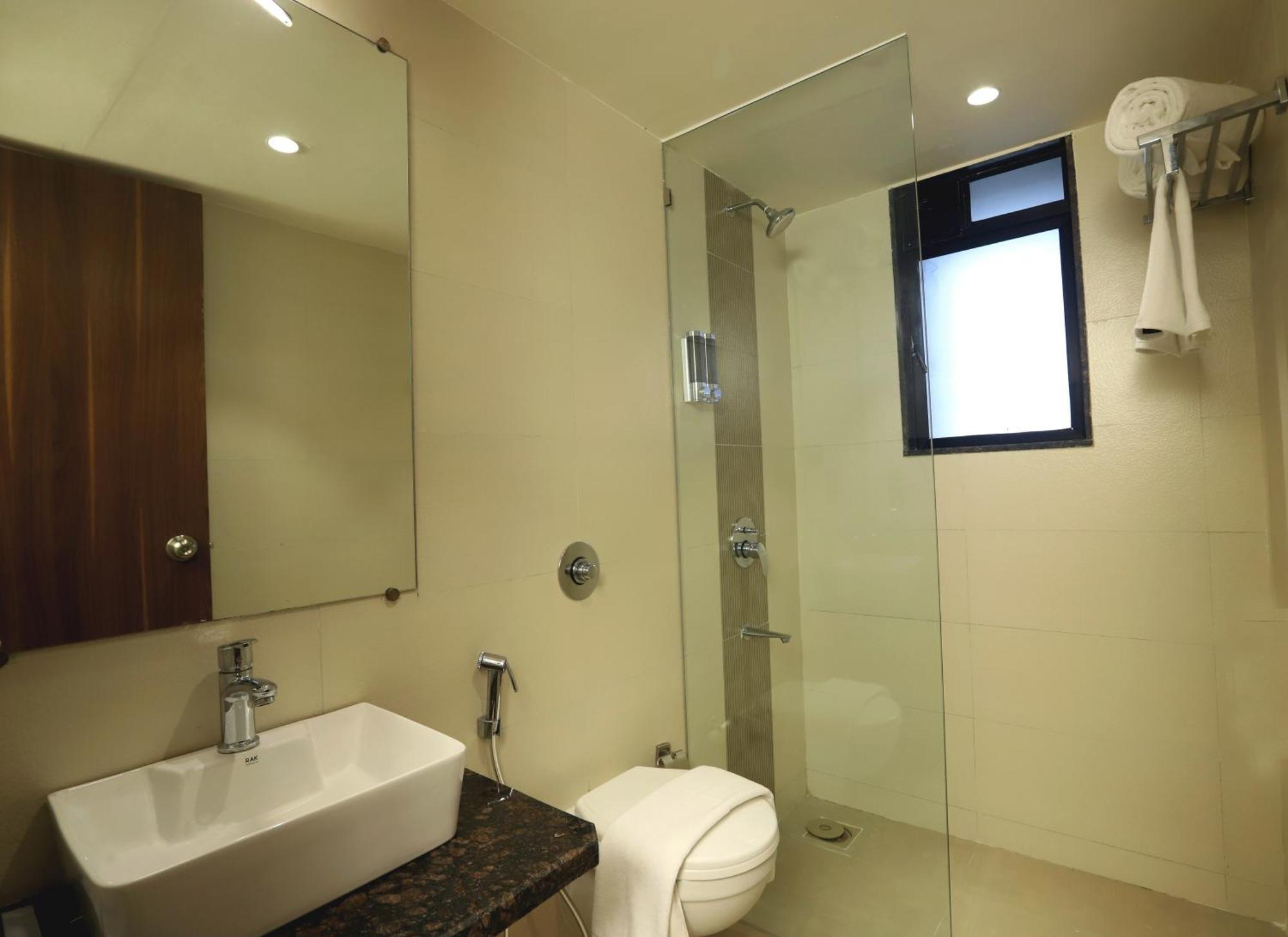 מומביי Aralia - A Business Hotel, Midc Andheri East מראה חיצוני תמונה