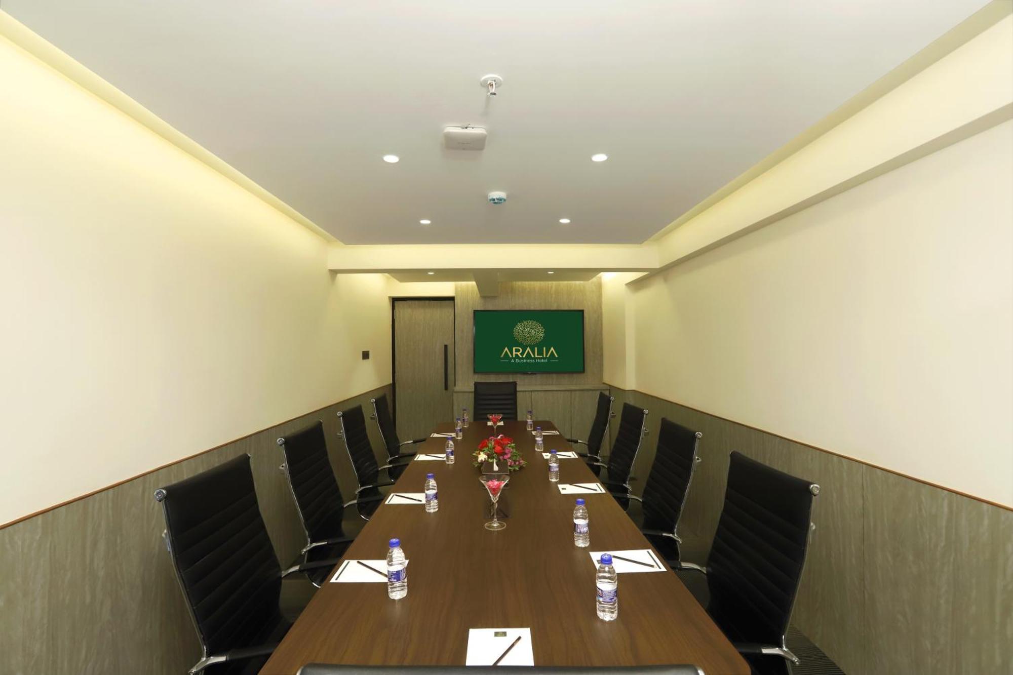 מומביי Aralia - A Business Hotel, Midc Andheri East מראה חיצוני תמונה